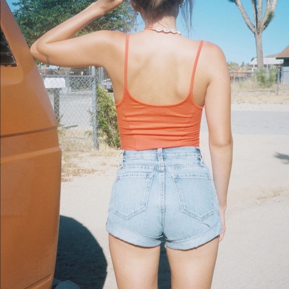 BDG High-Waisted Mom Short. Light wash - Picture 2 of 6